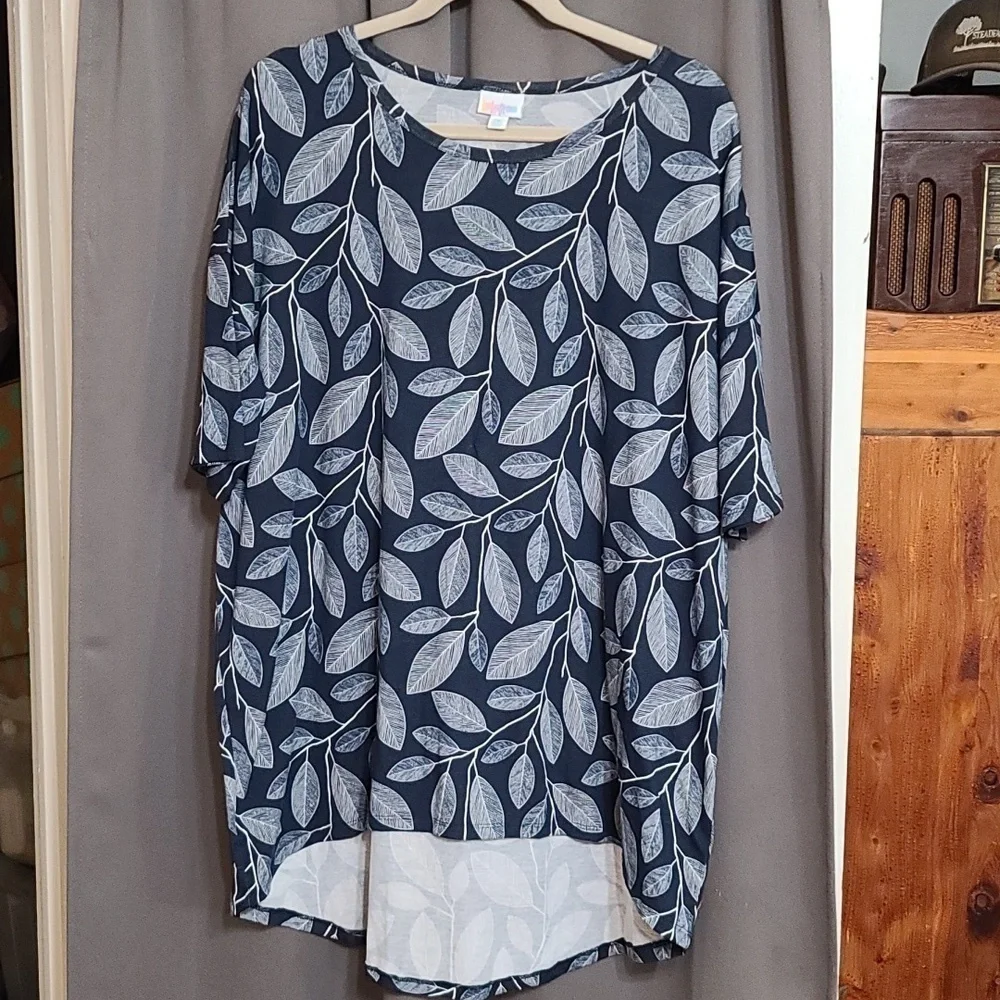 LuLaRoe Simply Comfortable Woms Shirt Tunic Navy W/ White Leaves High Low Hem 2X - Picture 1 of 7
